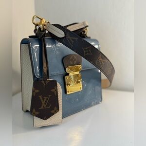 LOUIS VUITTON Spring Street NM Blue Monogram Vernis Patent Leather